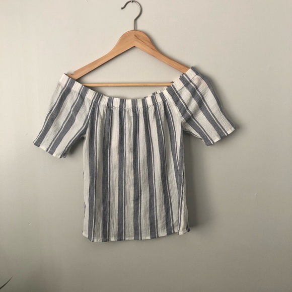 Off the Shoulder Reitmens Top - Picture 3 of 3